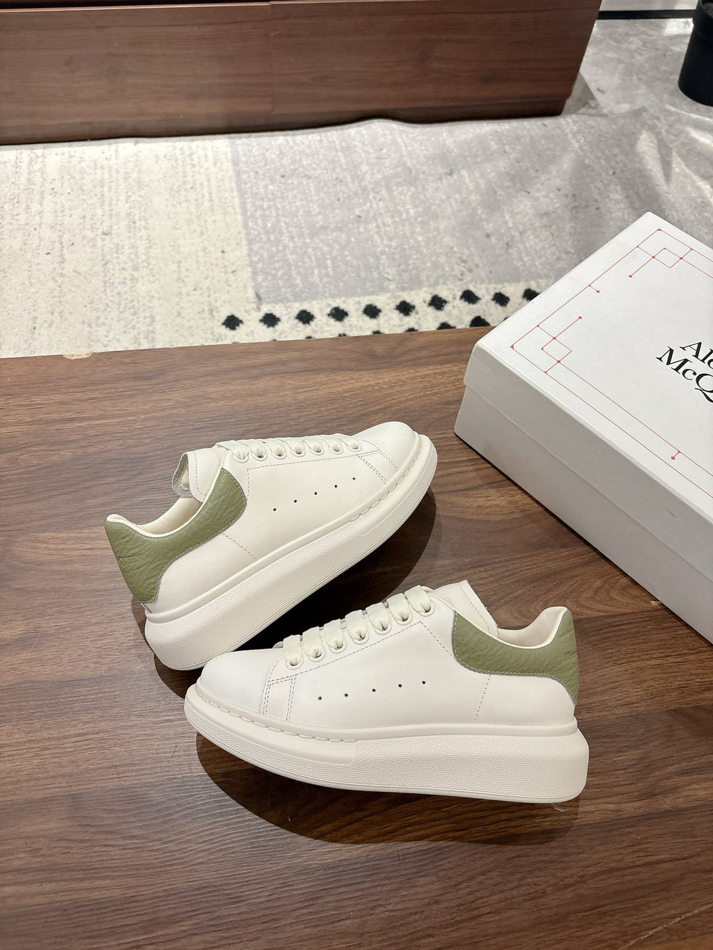 Alexander McQueen Sneaker