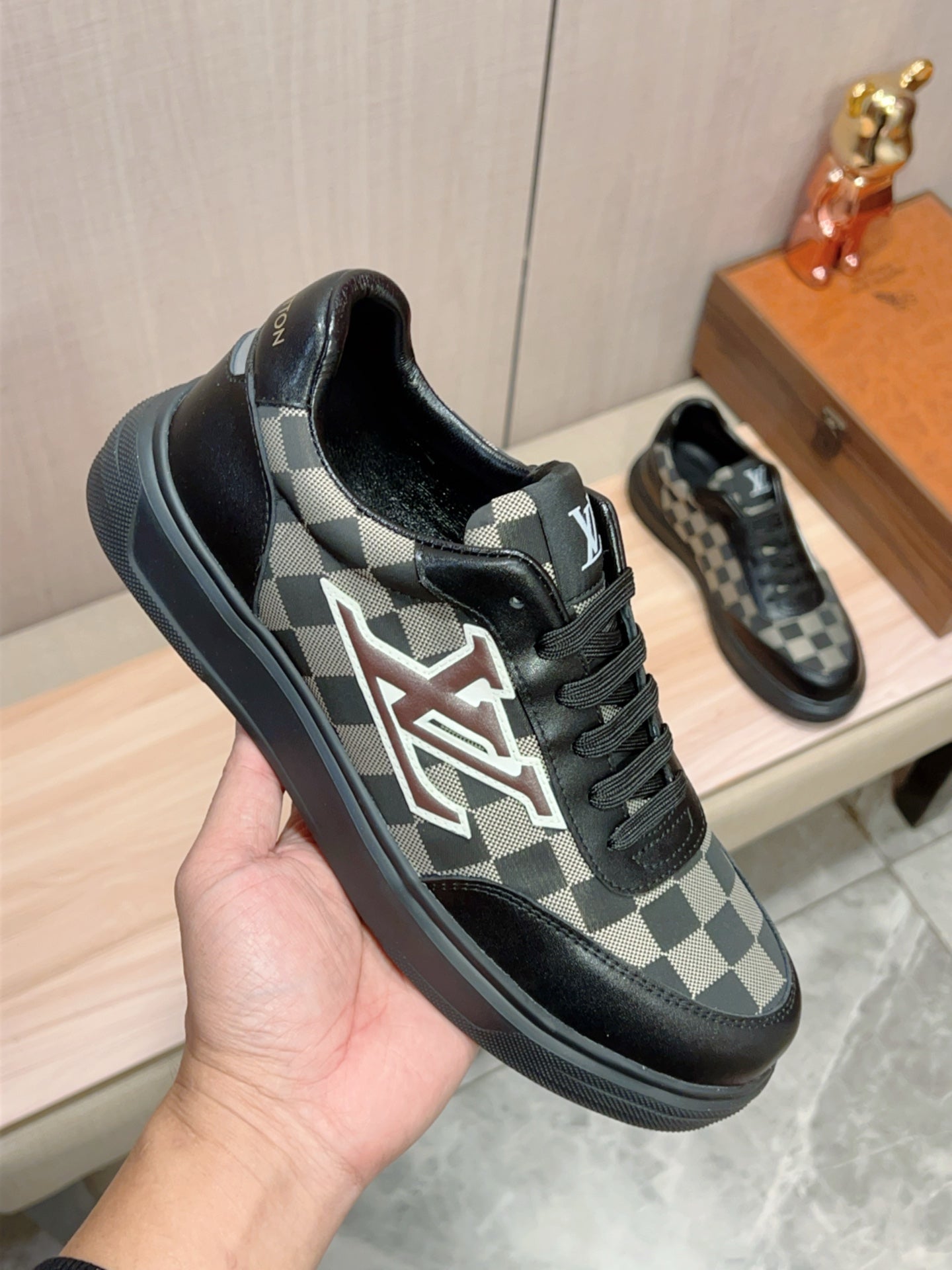 Louis Vuitton Sneaker