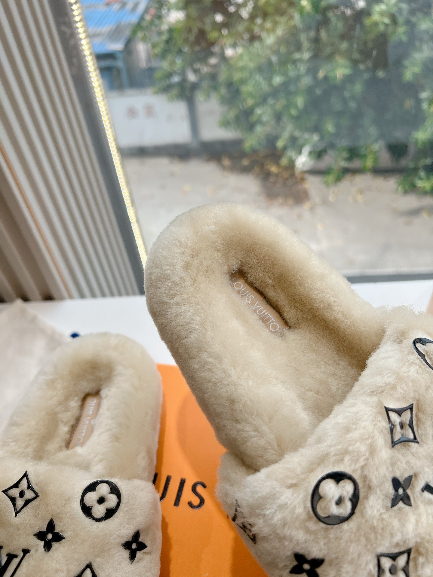 Louis Vuitton Slipper