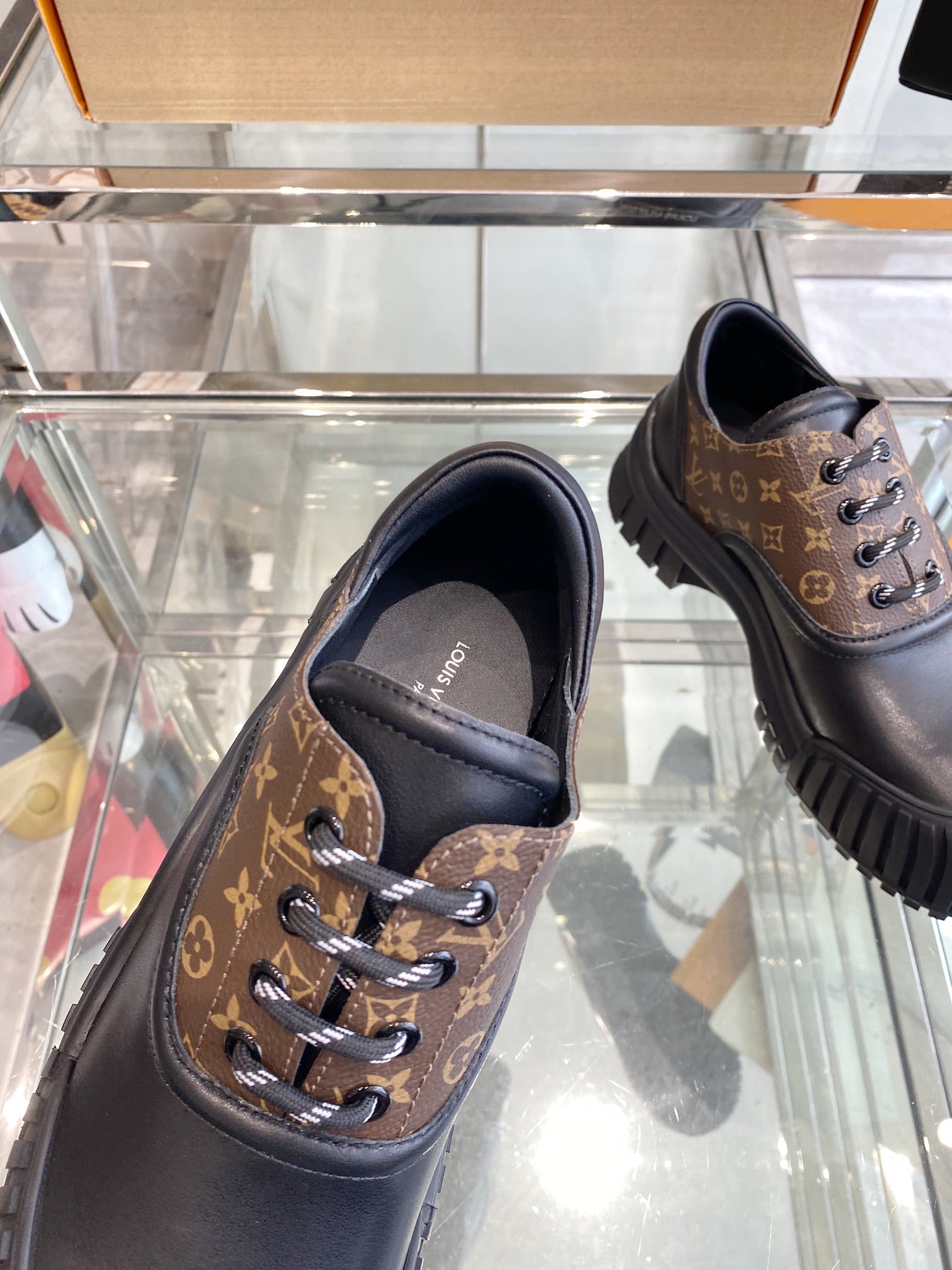 Louis Vuitton Sneaker