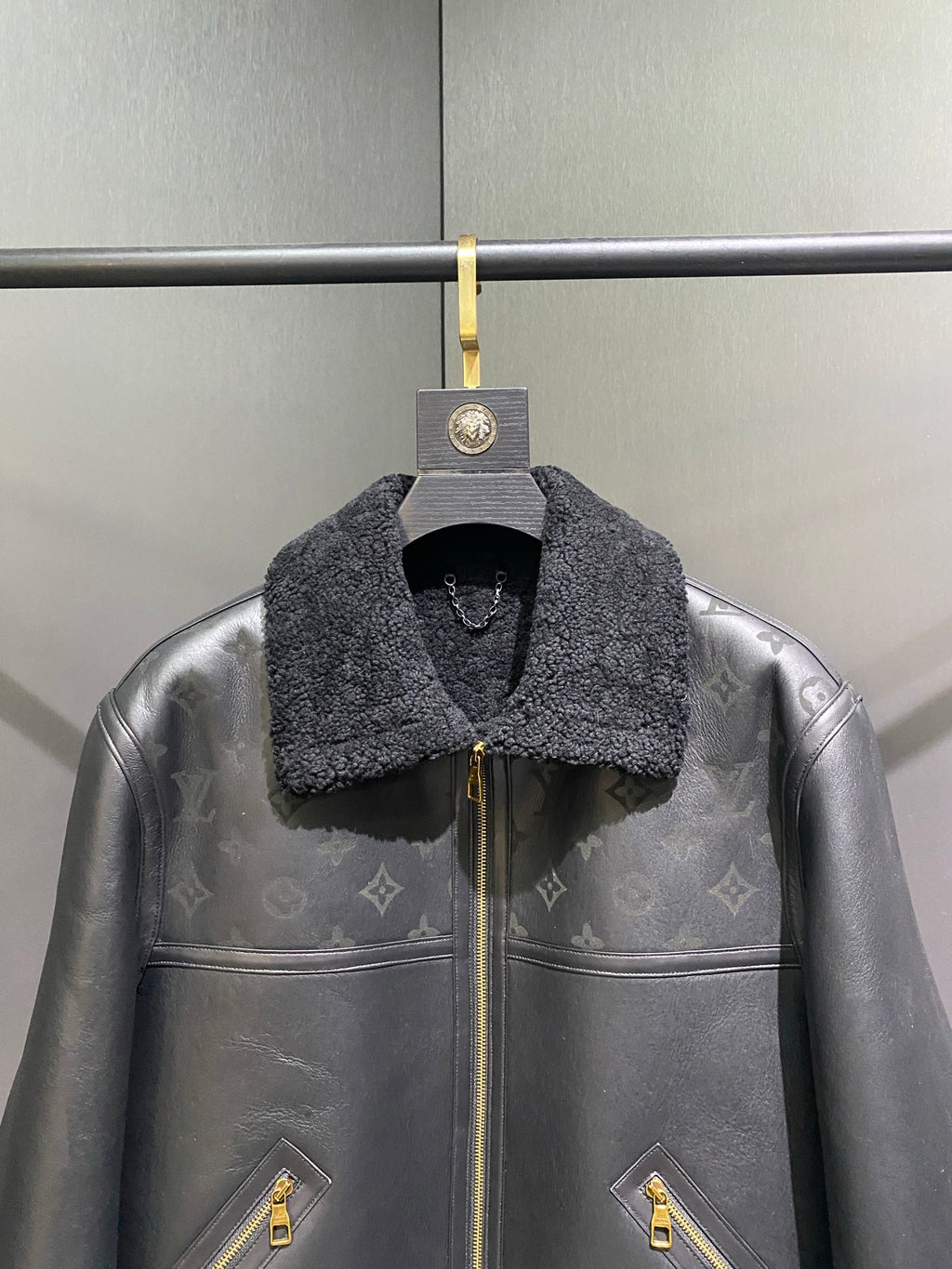 Louis Vuitton Deri Mont