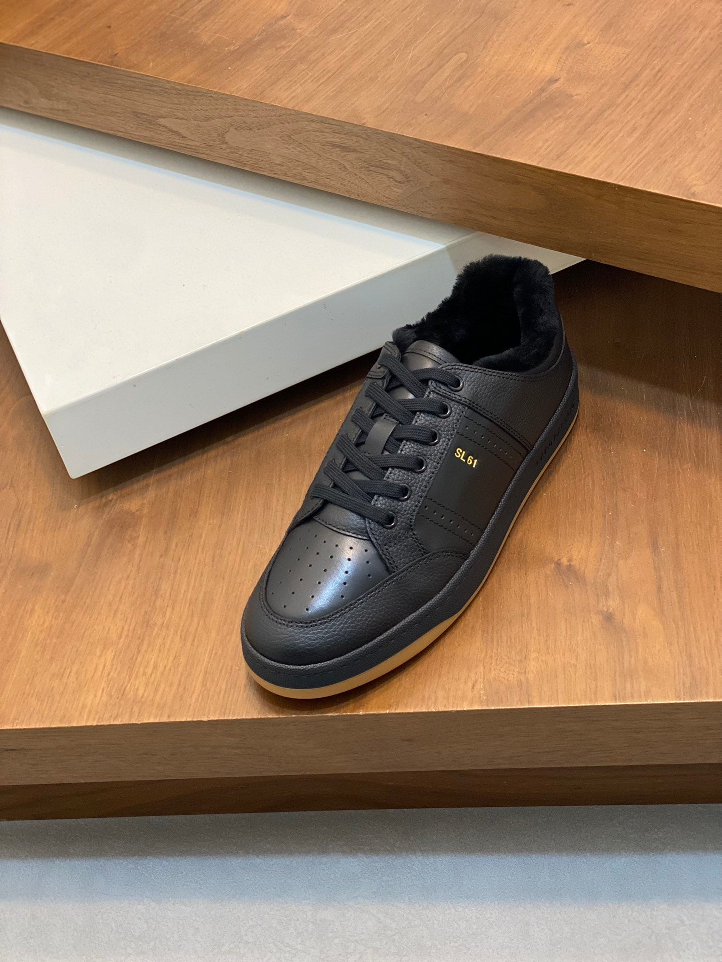 Yves Saint Laurent Sneaker