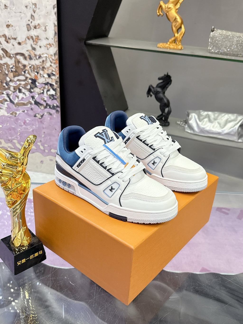 Louis Vuitton Sneaker