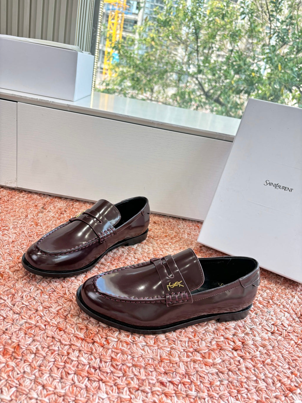 Yves Saint Laurent Loafer