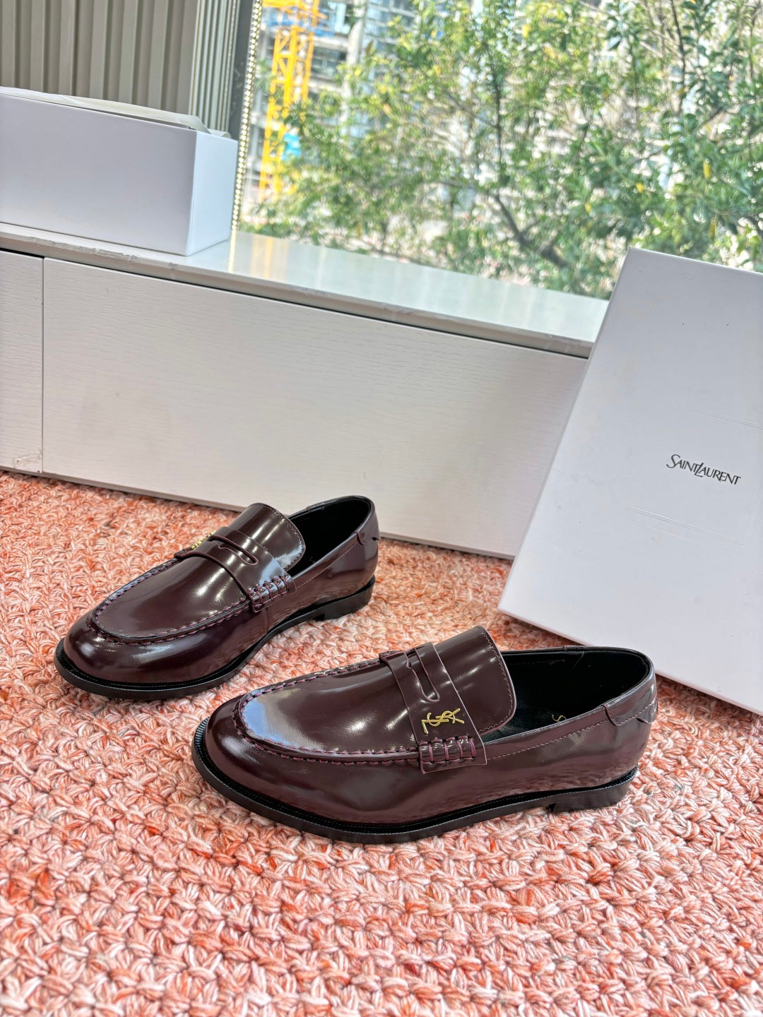 Yves Saint Laurent Loafer