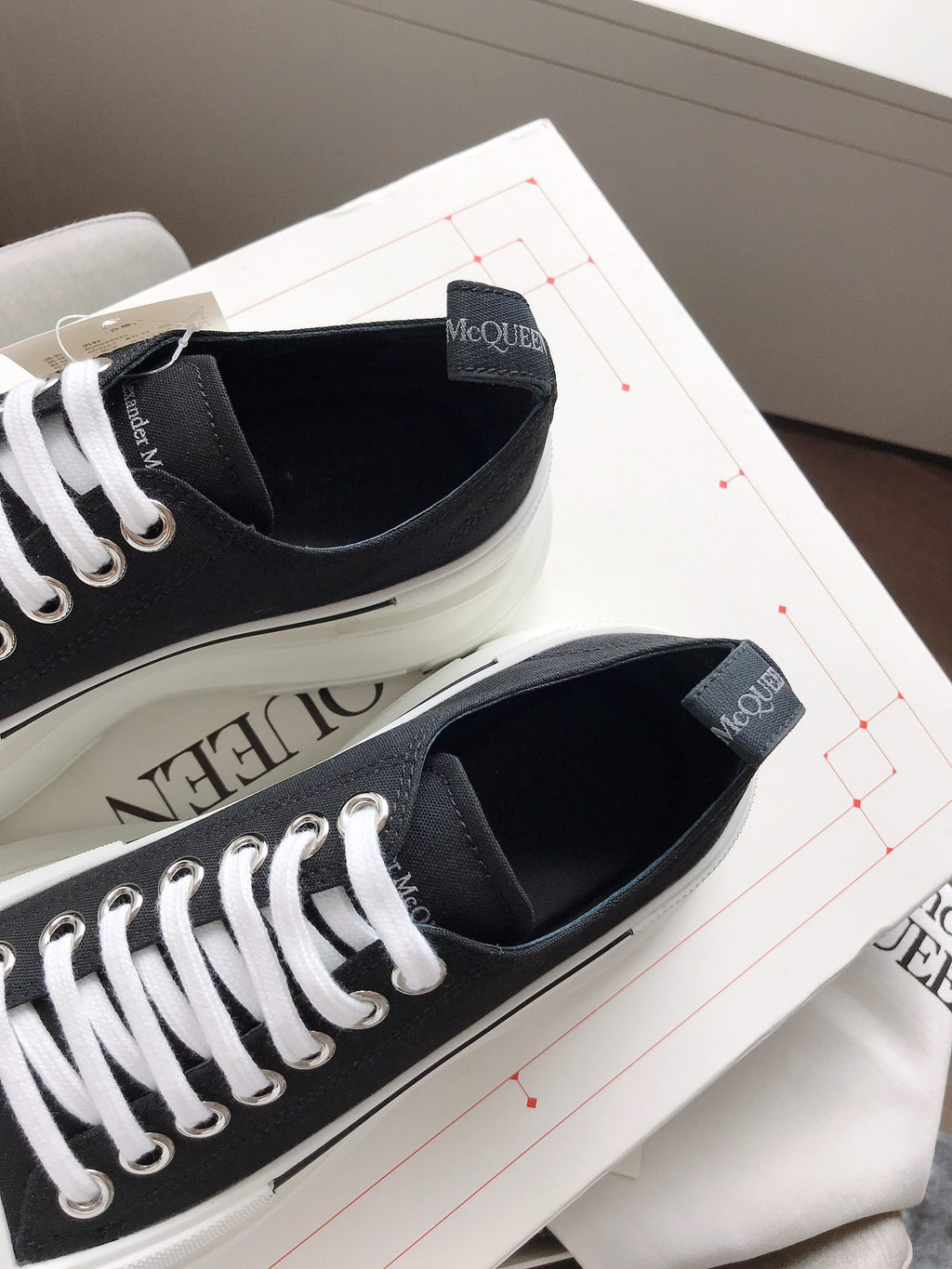 Alexander McQueen Sneaker