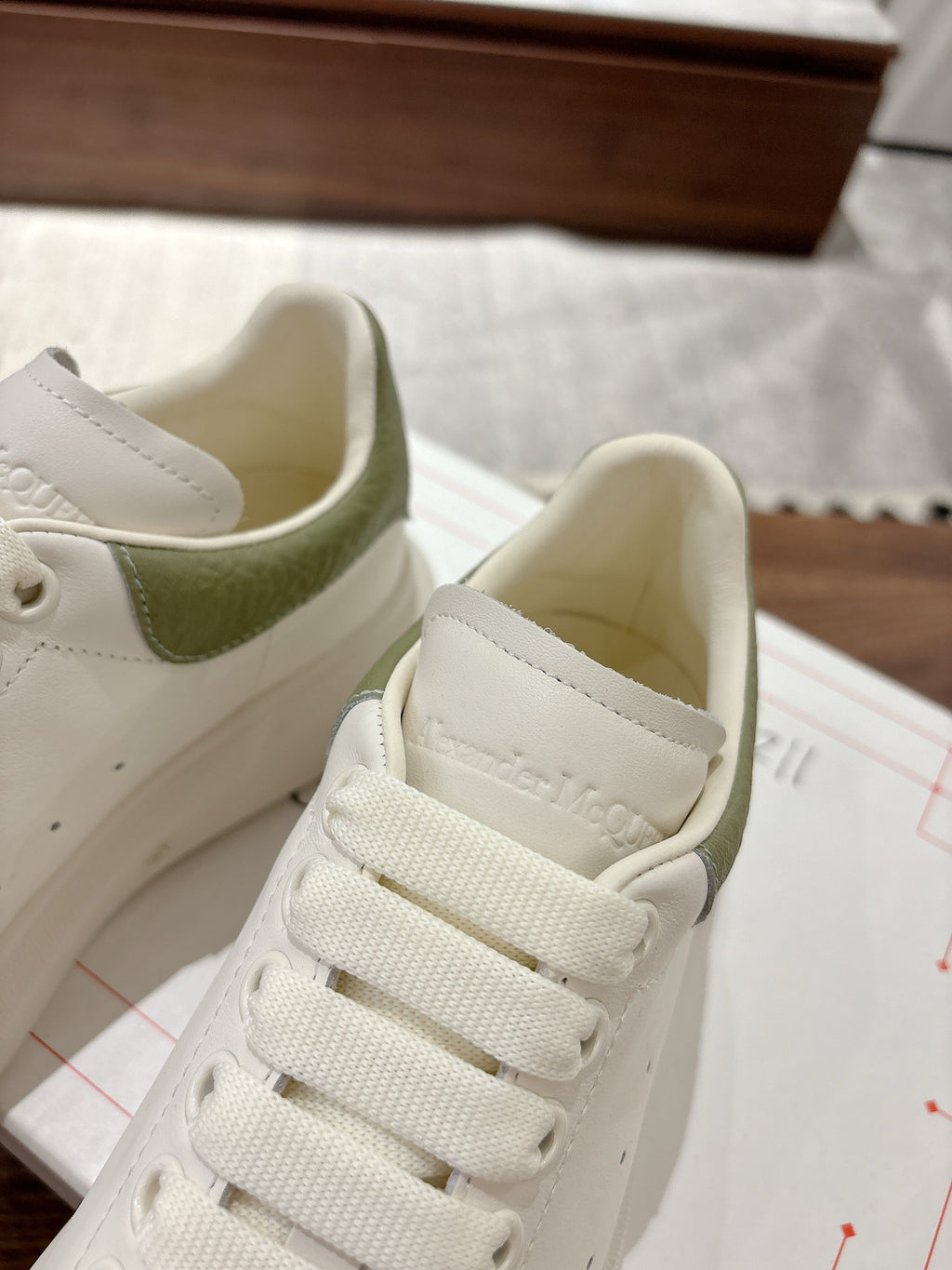 Alexander McQueen Sneaker