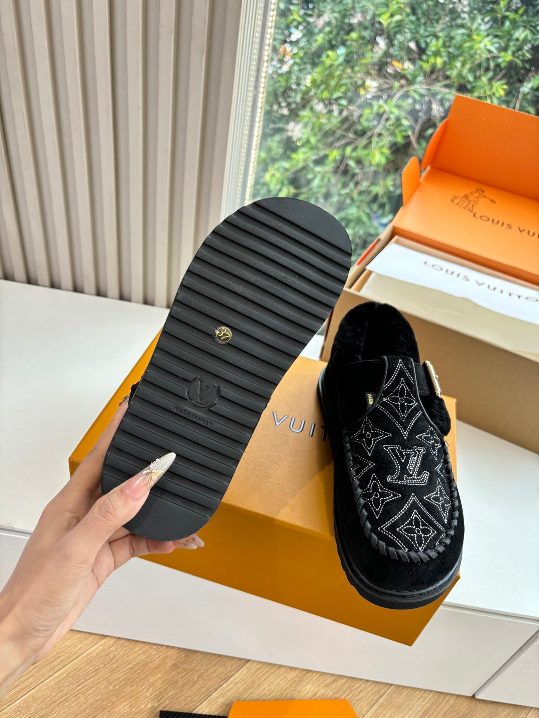 Louis Vuitton Slipper