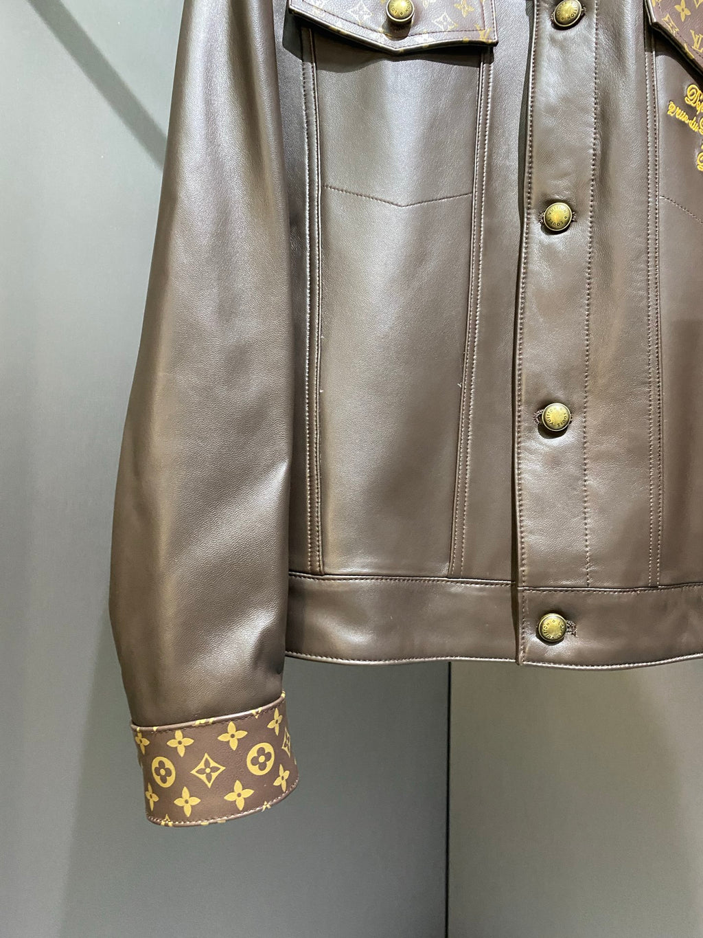 Louis Vuitton Deri Mont