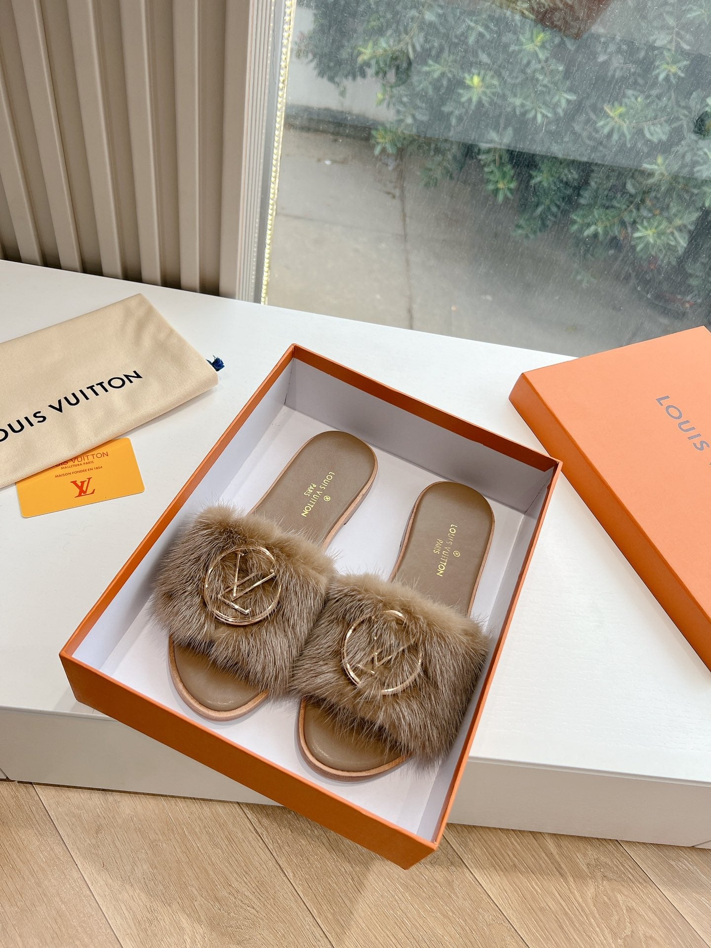 Louis Vuitton Slipper
