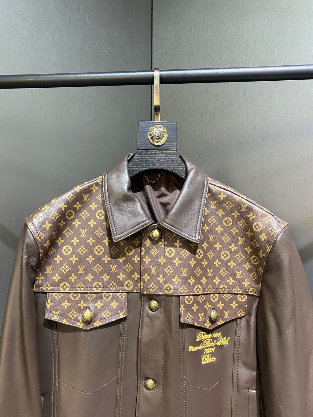 Louis Vuitton Deri Mont