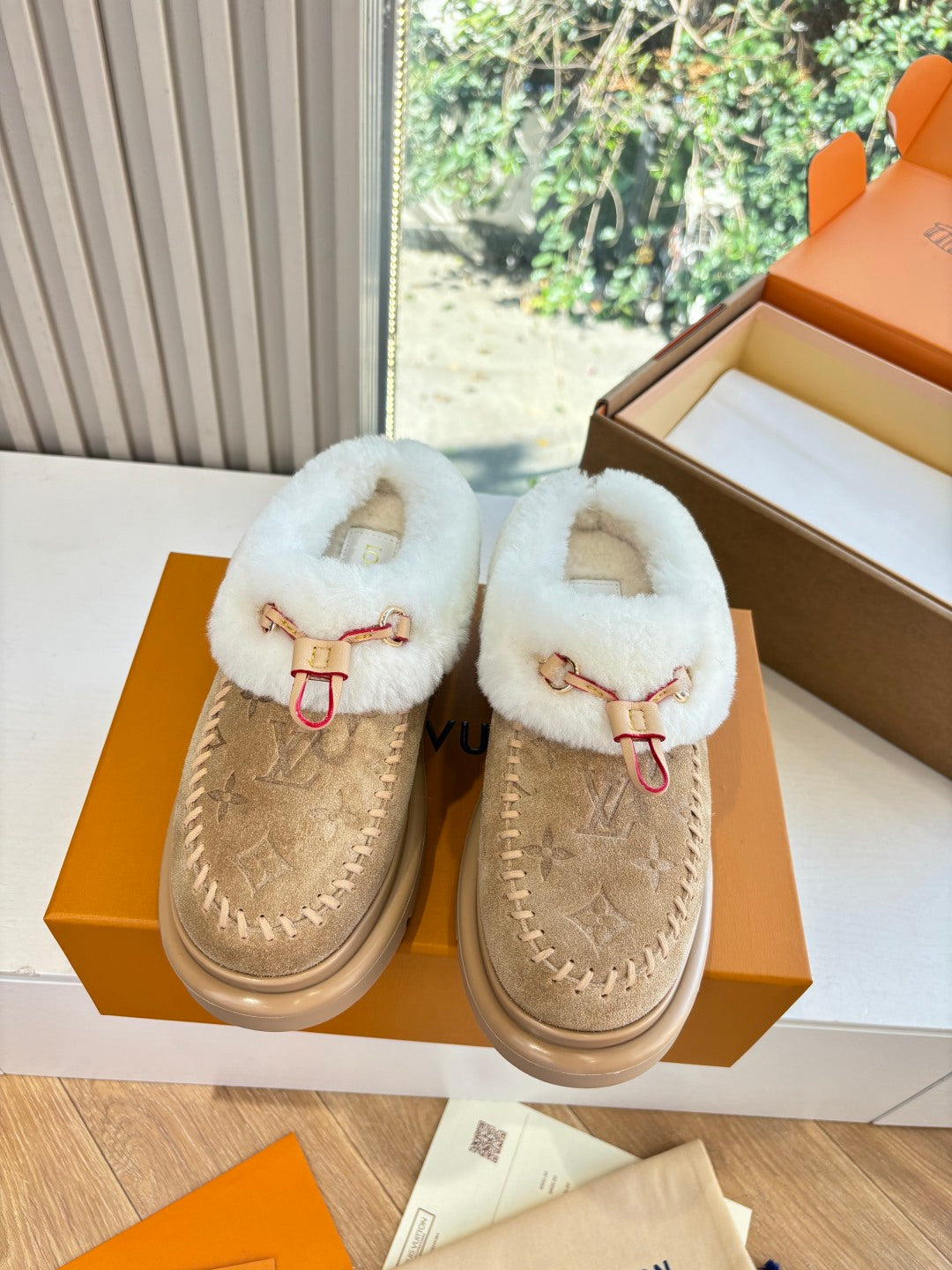 Louis Vuitton Slipper