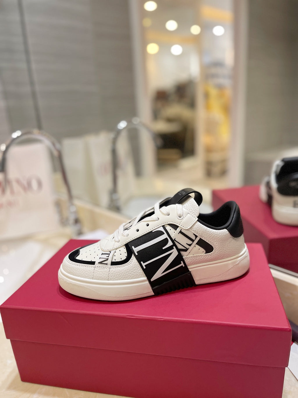 Valentino Sneaker