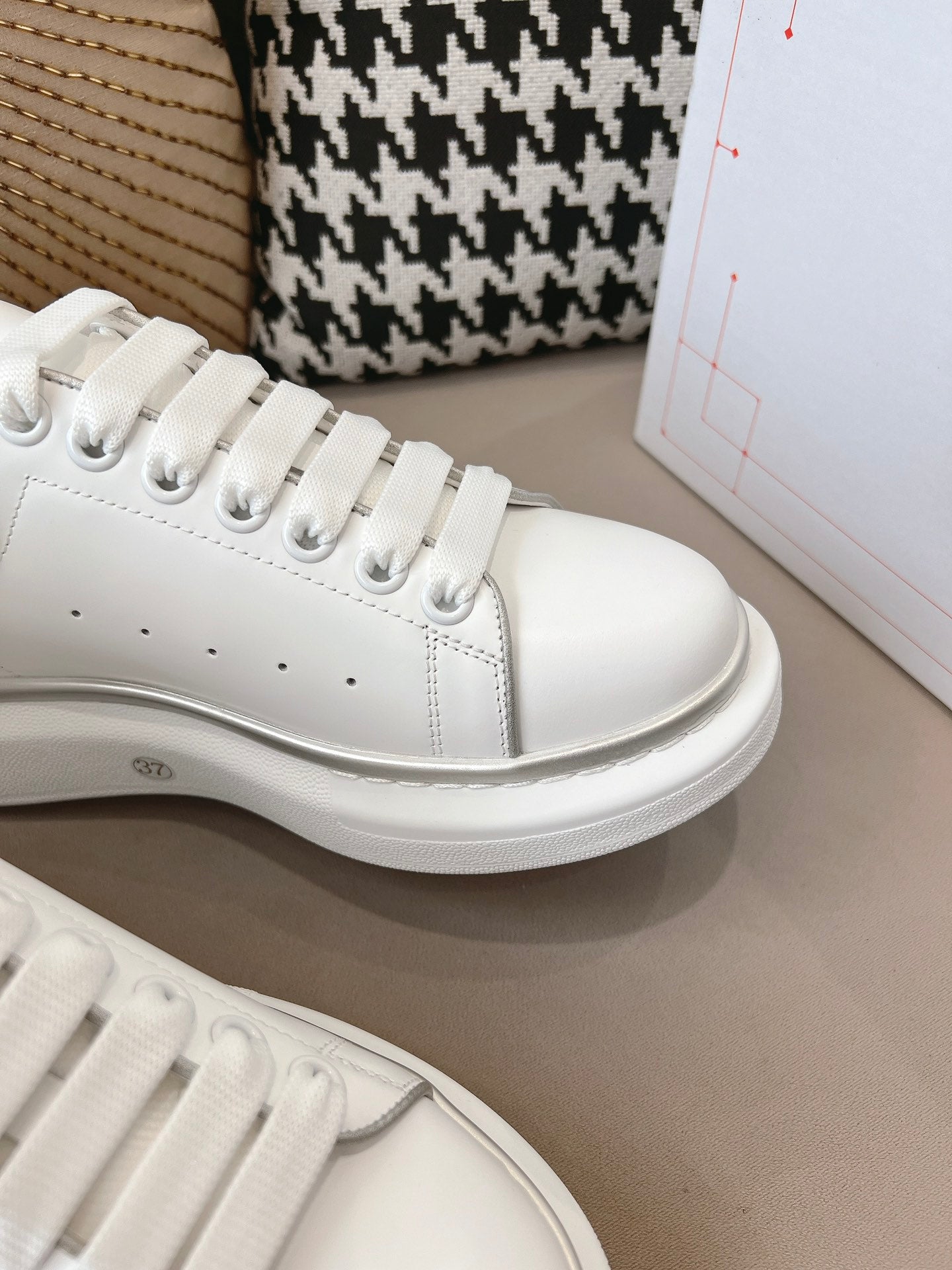 Alexander McQueen Sneaker