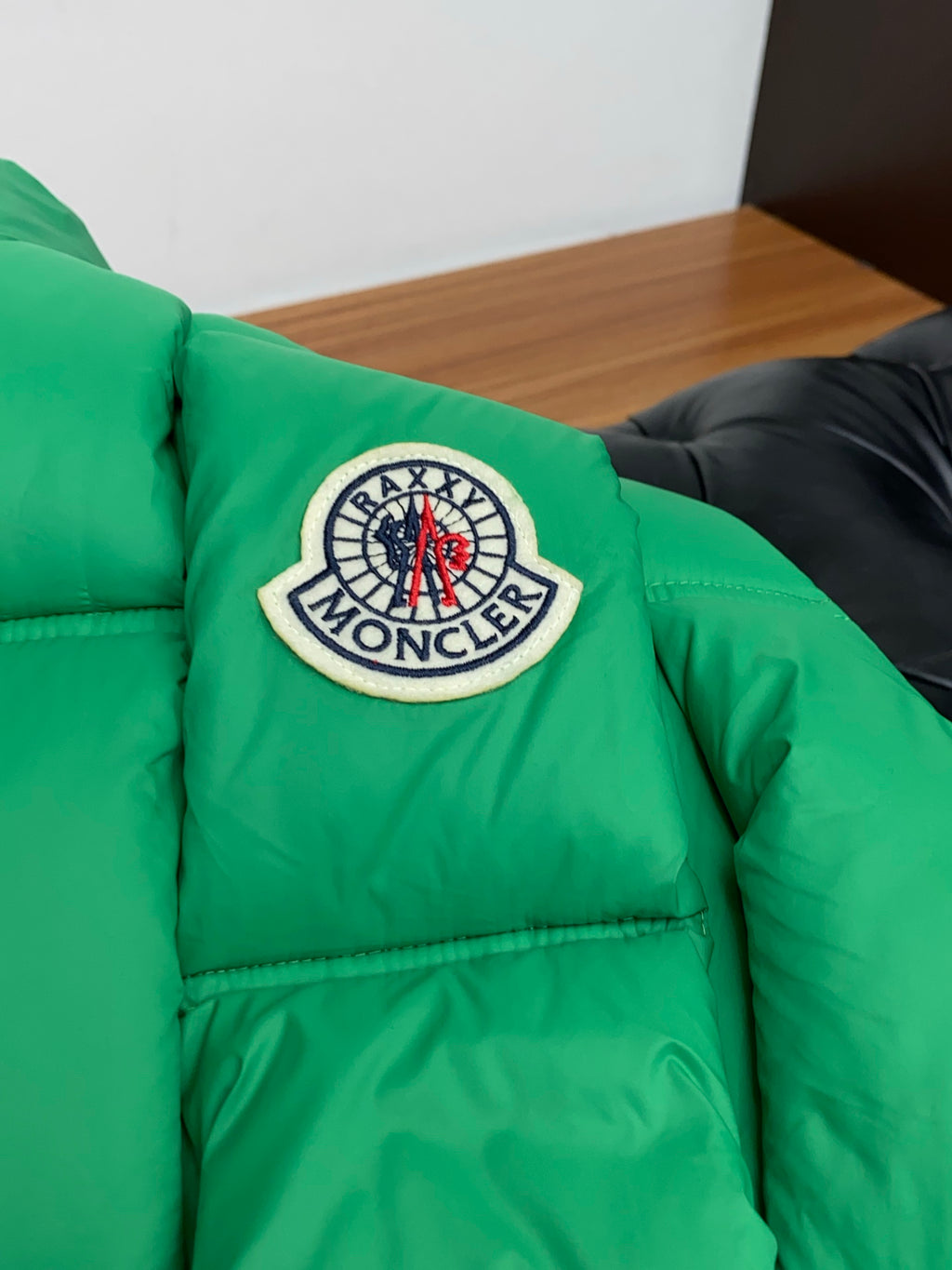 Moncler Yelek