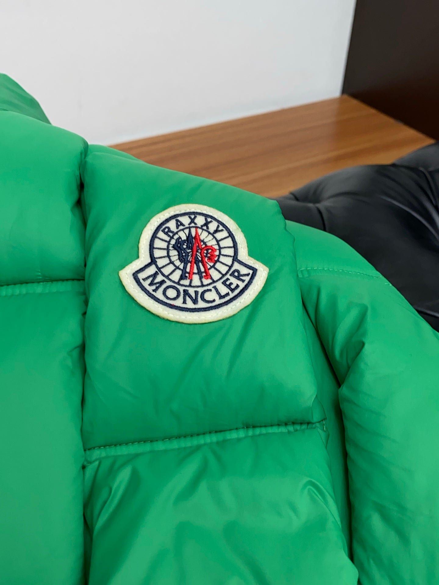 Moncler Yelek