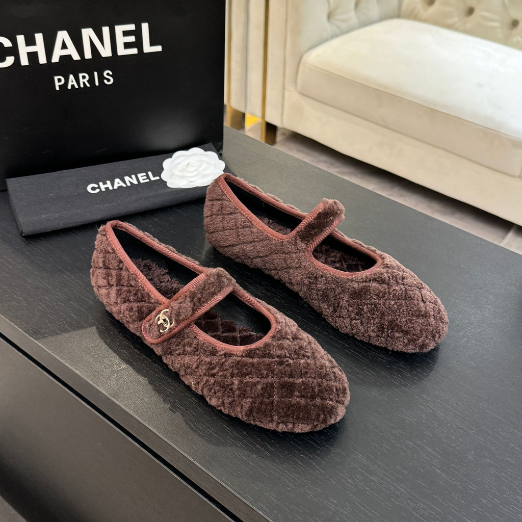 Chanel Slipper
