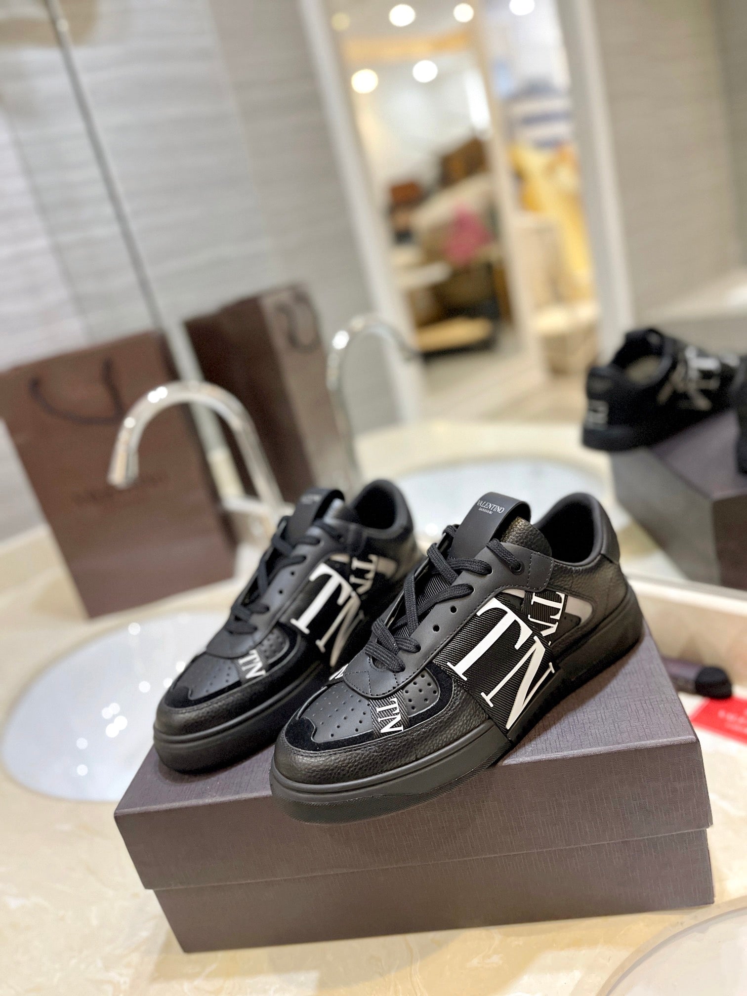 Valentino Sneaker