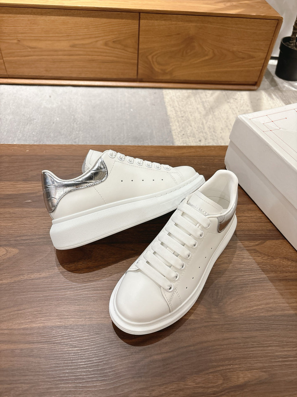 Alexander McQueen Sneaker