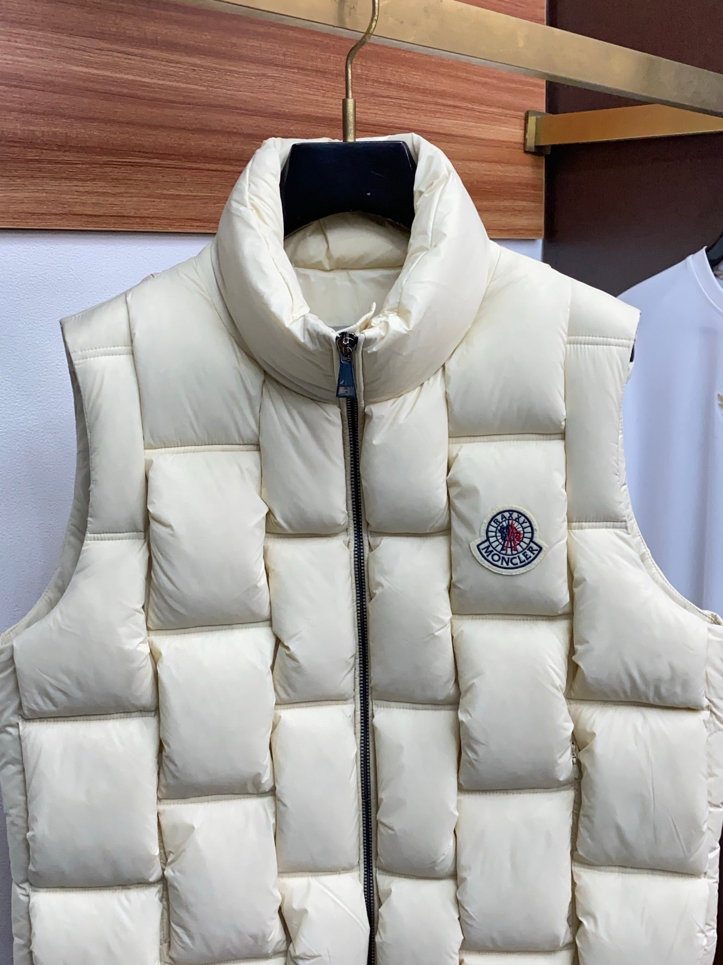 Moncler Yelek