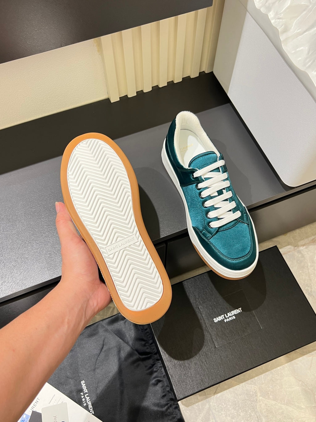 Yves Saint Laurent Sneaker