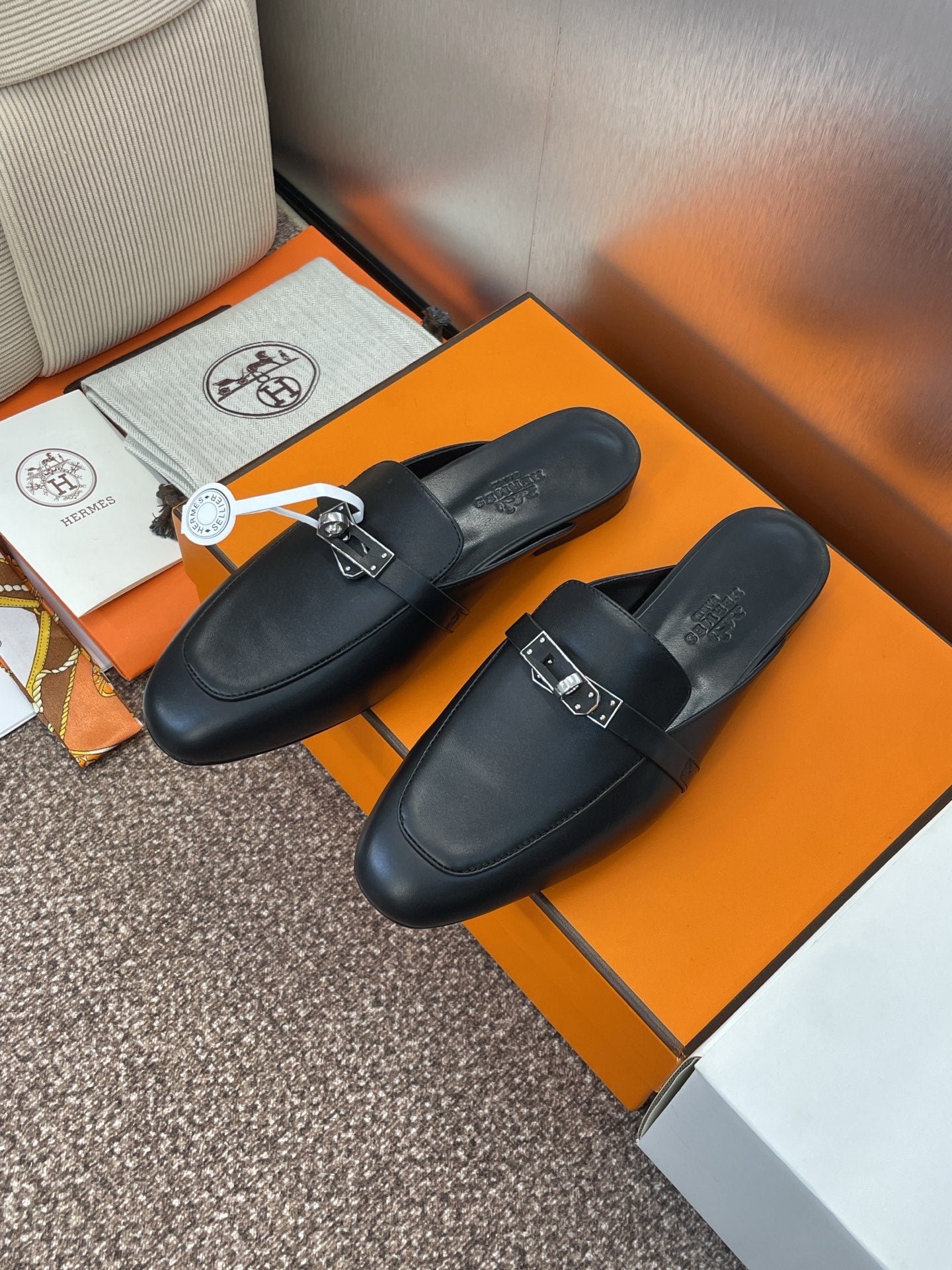 Hermes Slipper
