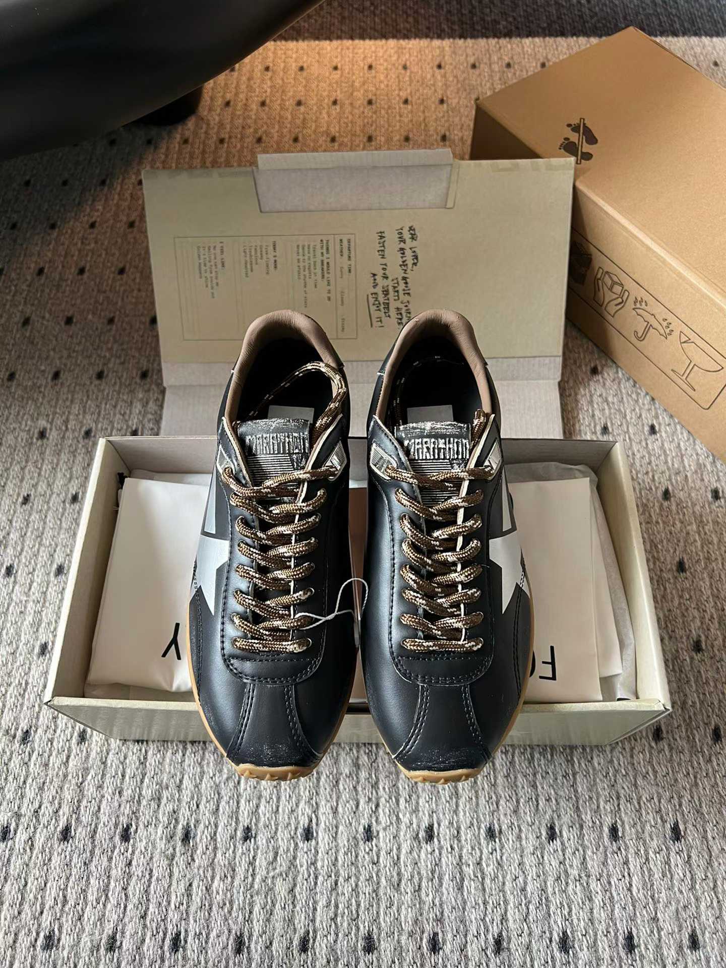 Golden Goose Sneaker