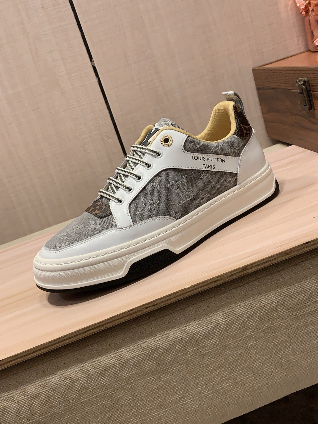 Louis Vuitton Sneaker