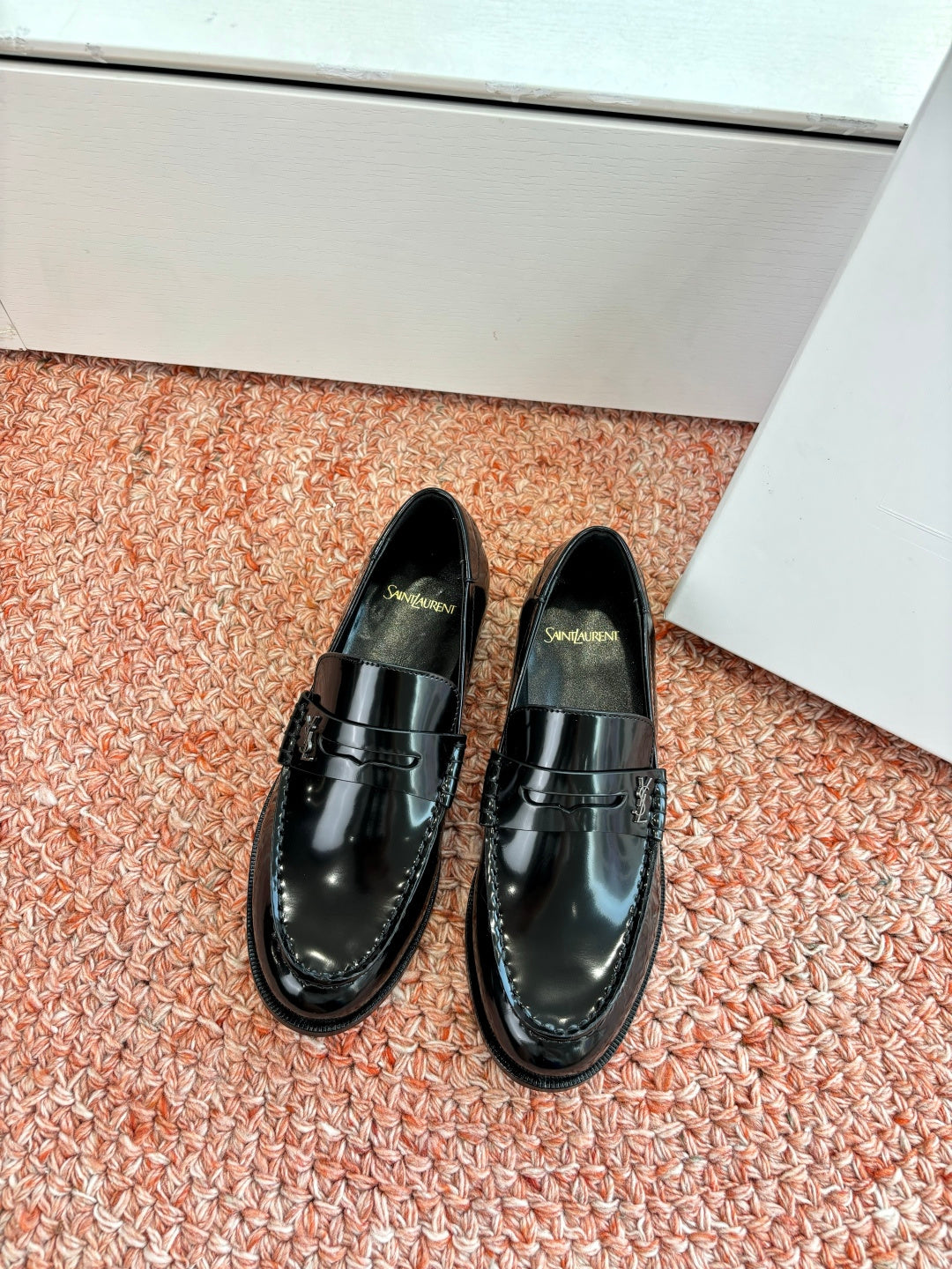 Yves Saint Laurent Loafer