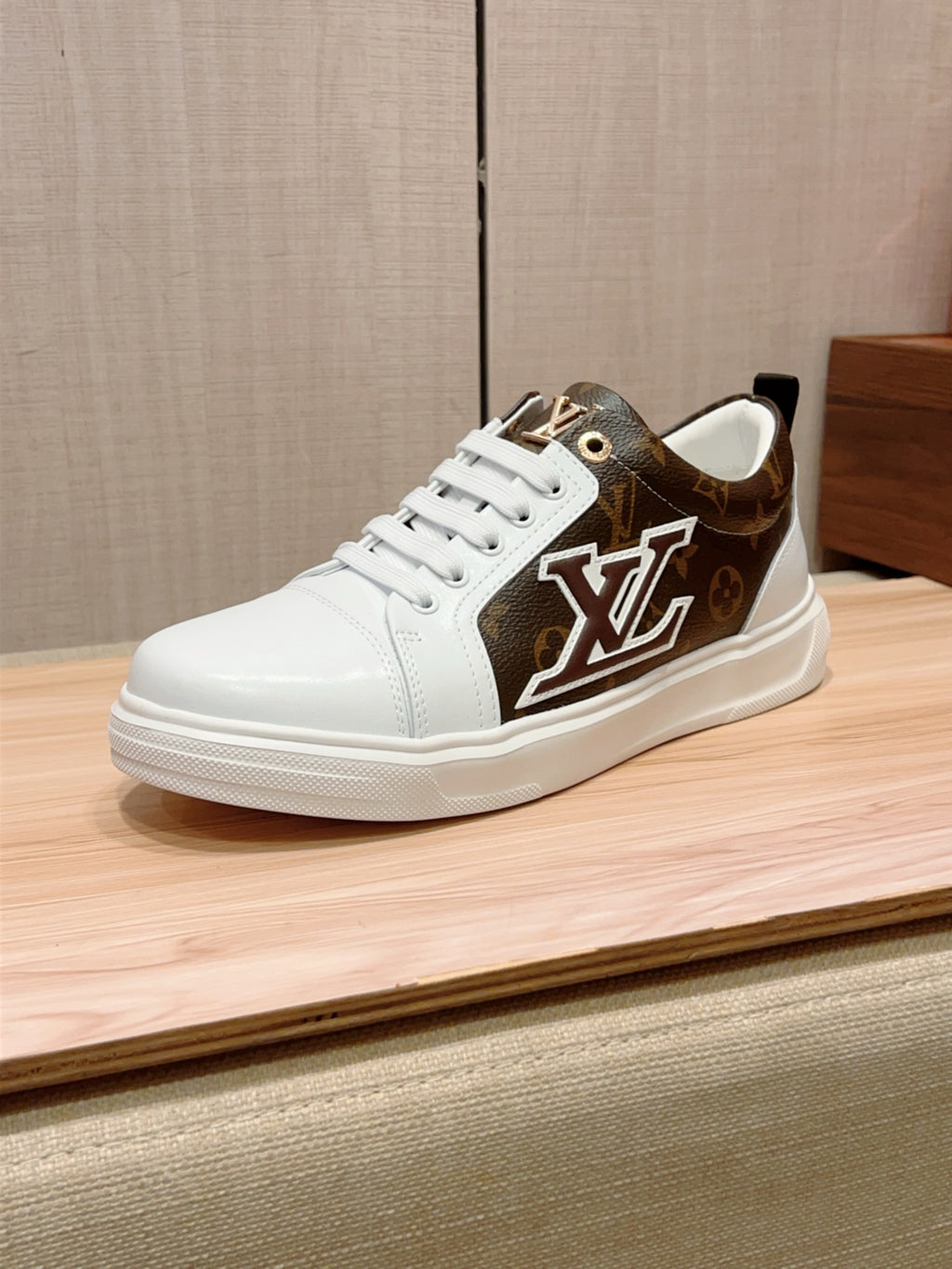 Louis Vuitton Sneaker