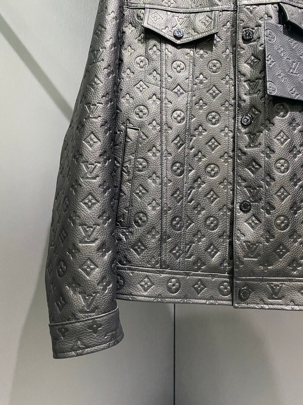 Louis Vuitton Deri Mont