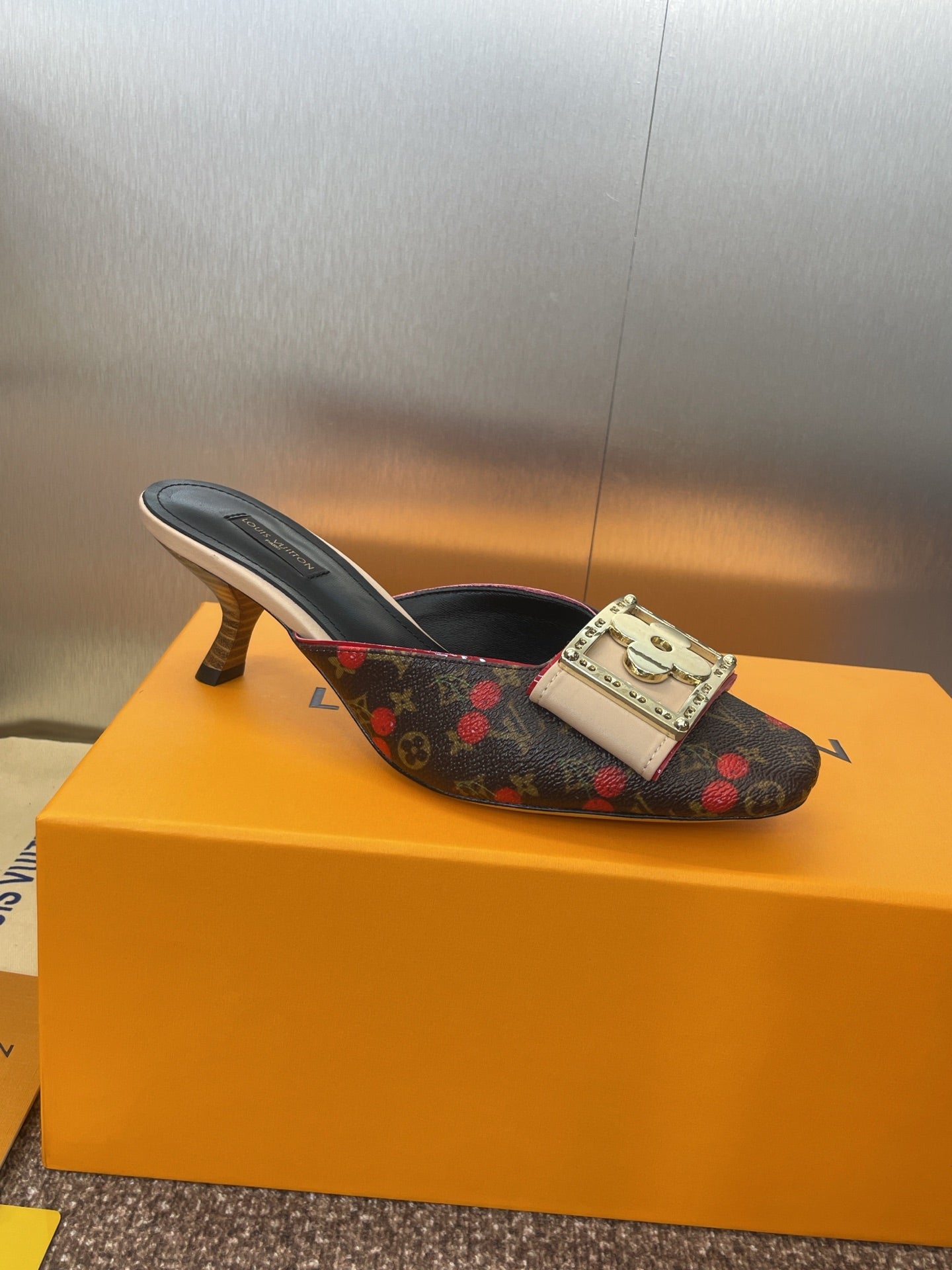 Louis Vuitton Topuklu