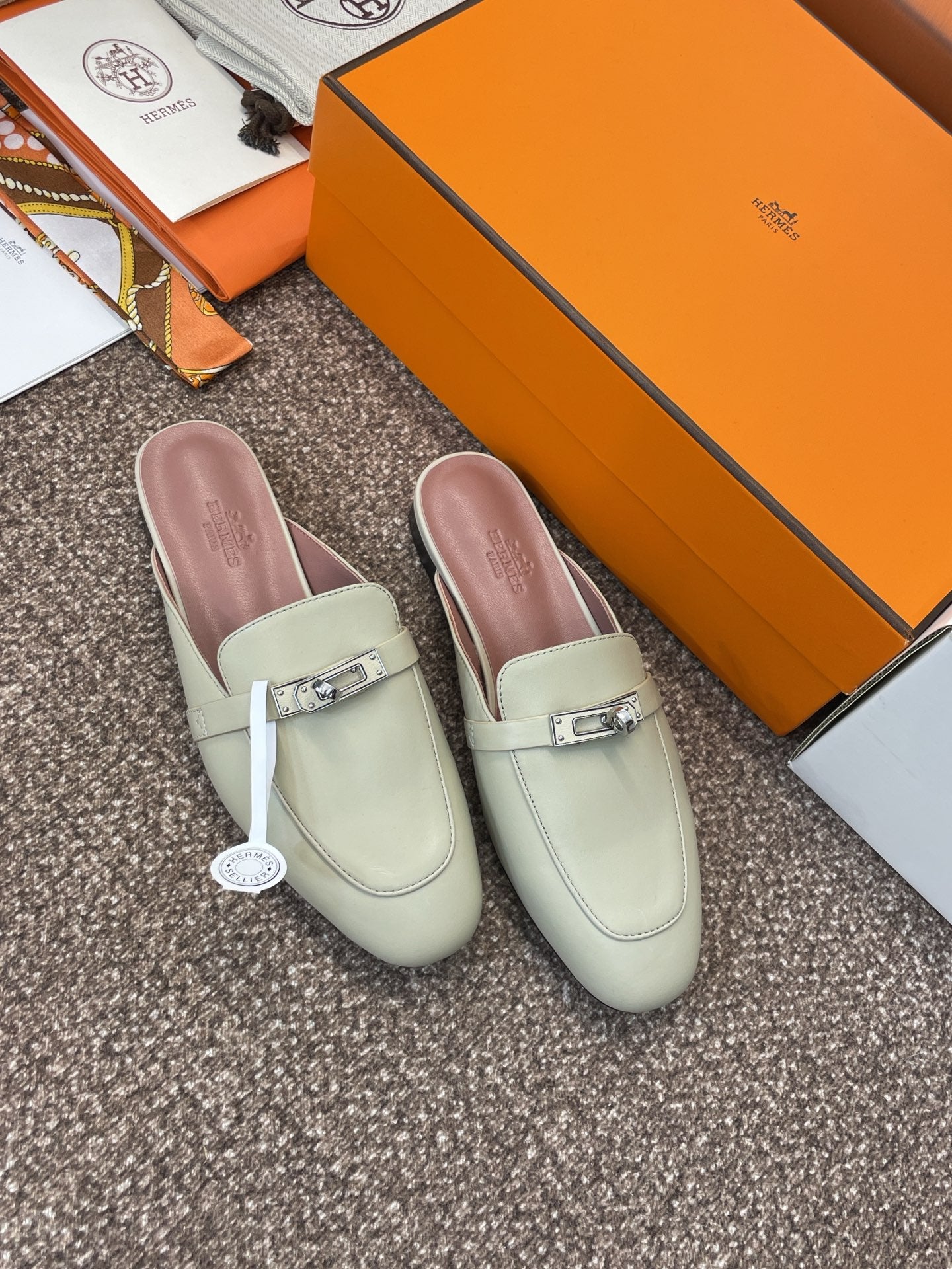 Hermes Slipper