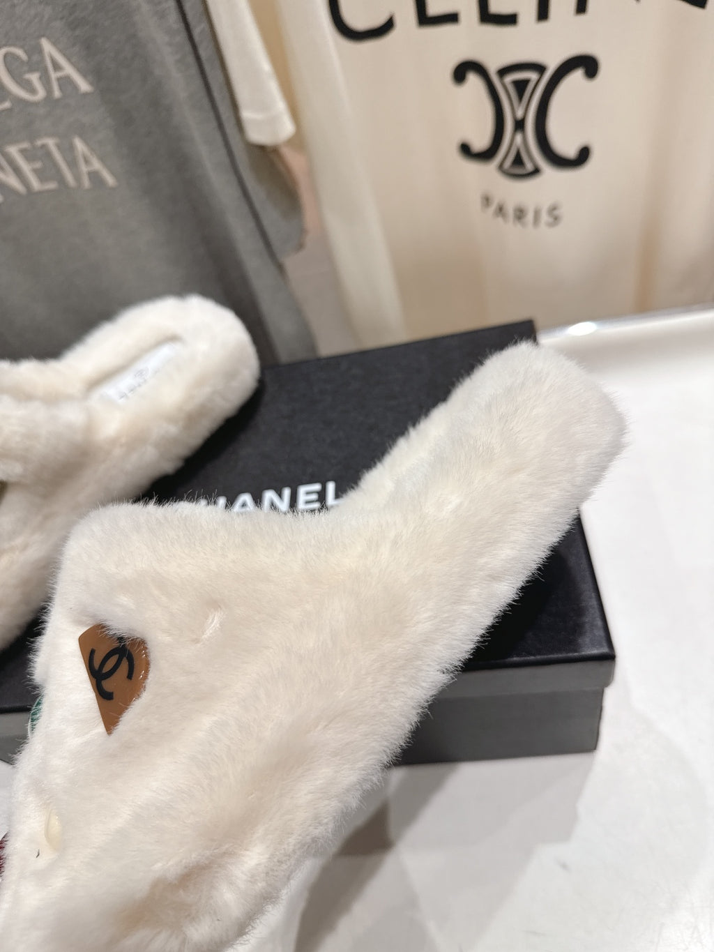 Chanel Slipper
