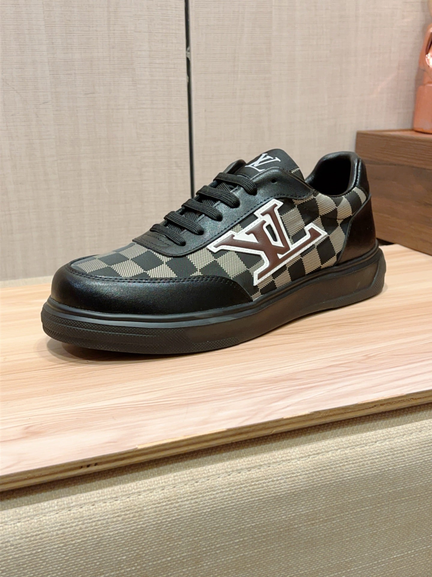 Louis Vuitton Sneaker