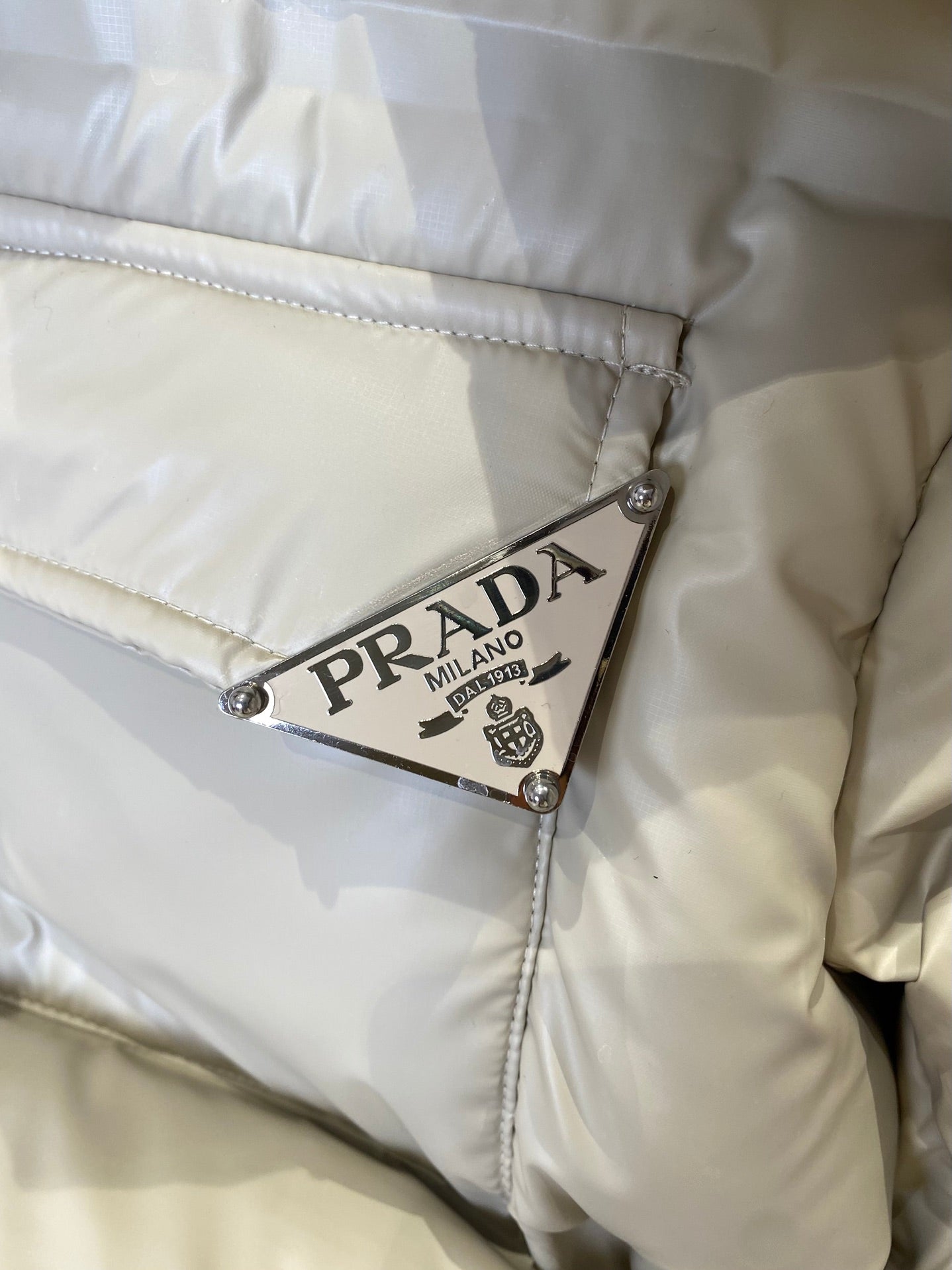 Prada Mont