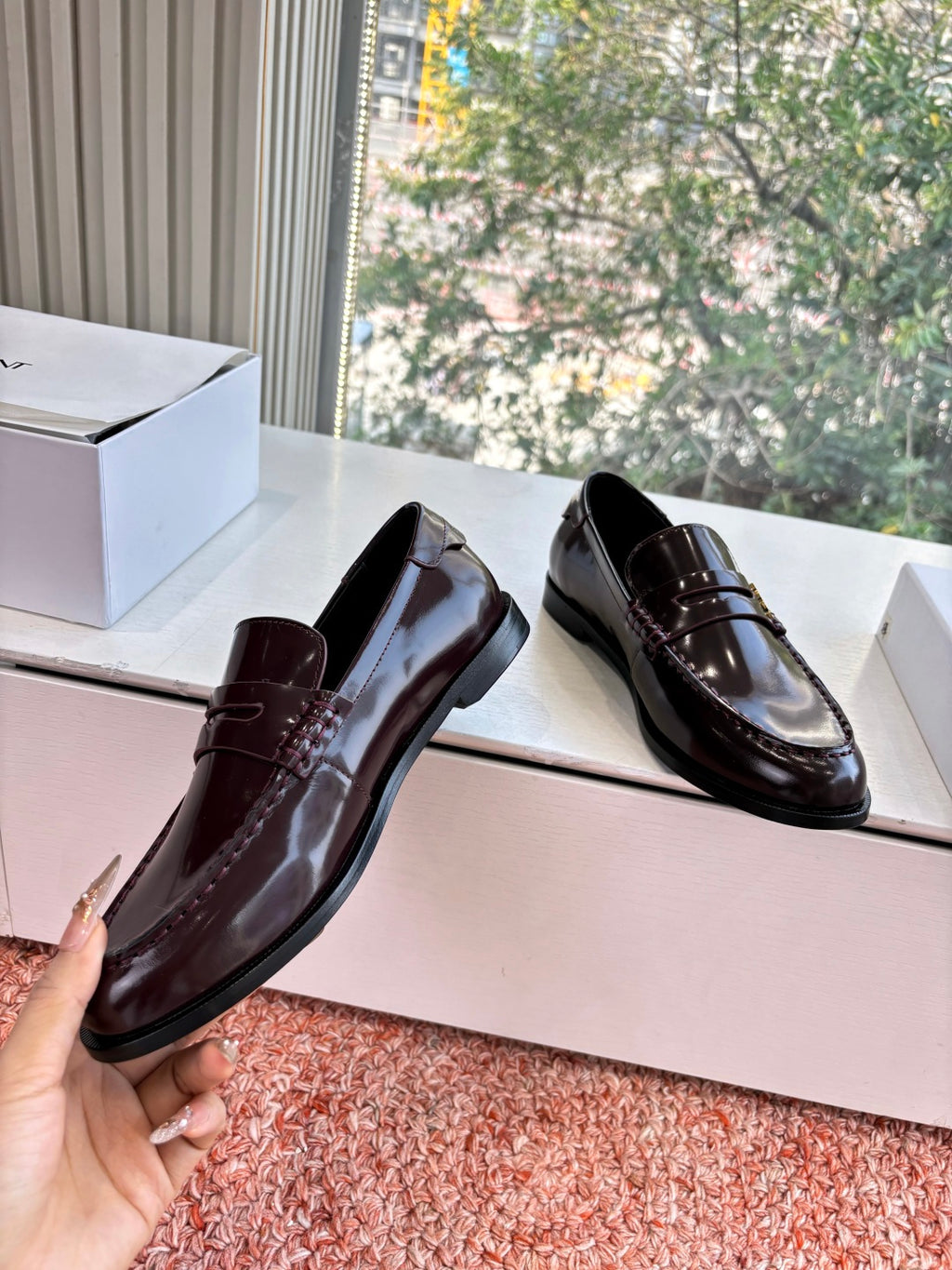Yves Saint Laurent Loafer