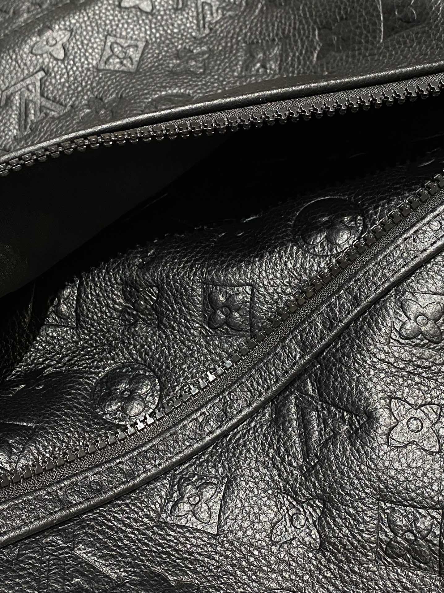 Louis Vuitton Deri Mont