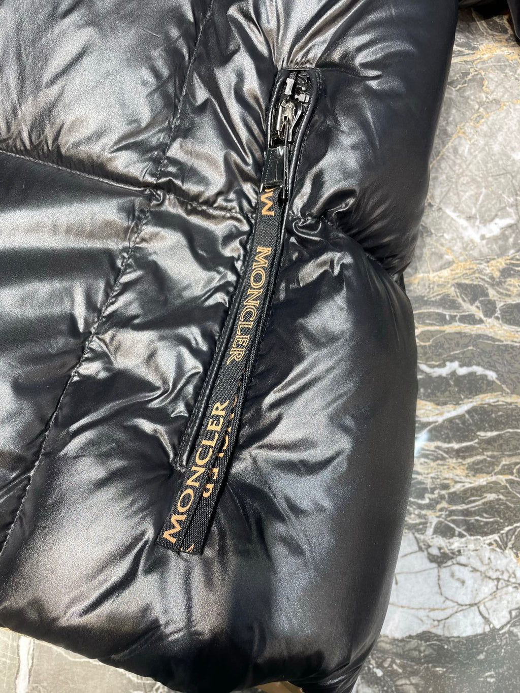 Moncler Kastüyü Mont