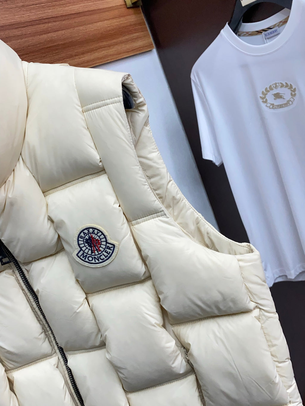 Moncler Yelek