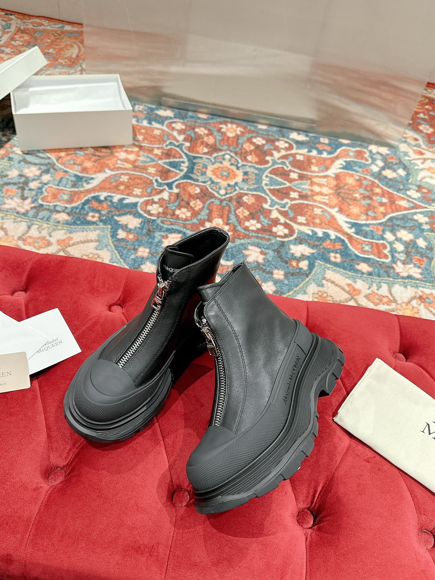 Alexander McQueen Bot