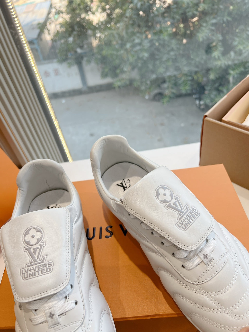 Louis Vuitton Sneaker