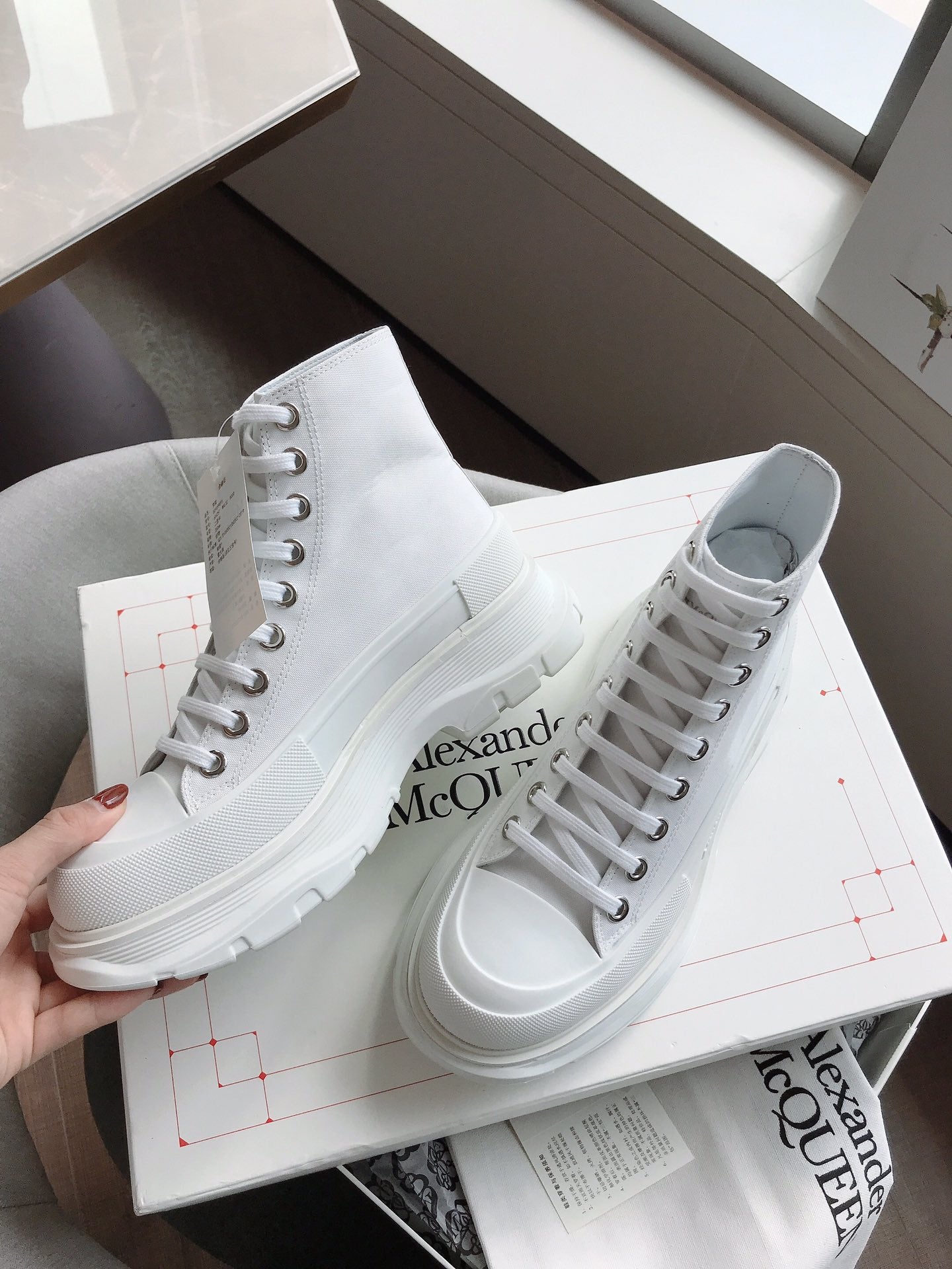 Alexander McQueen Bot