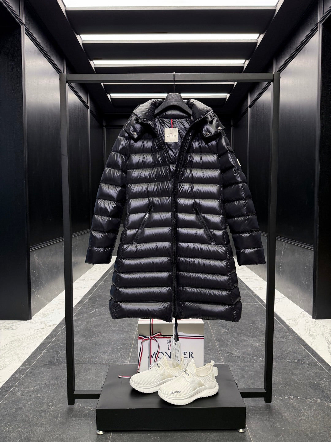 Moncler Kadın Uzun Mont