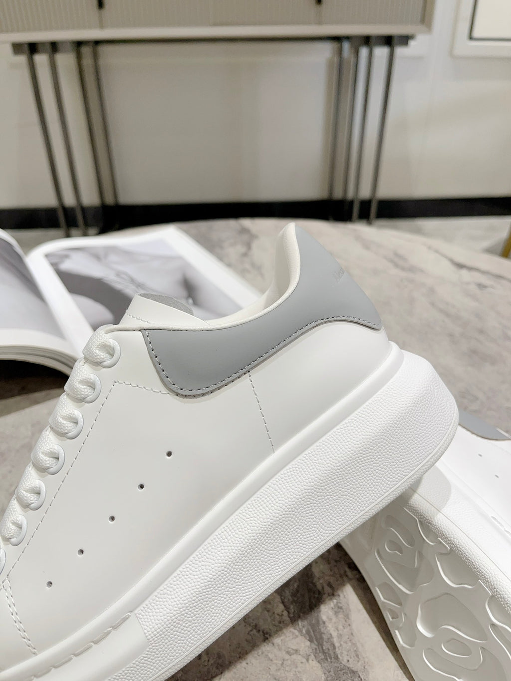Alexander McQueen Sneaker