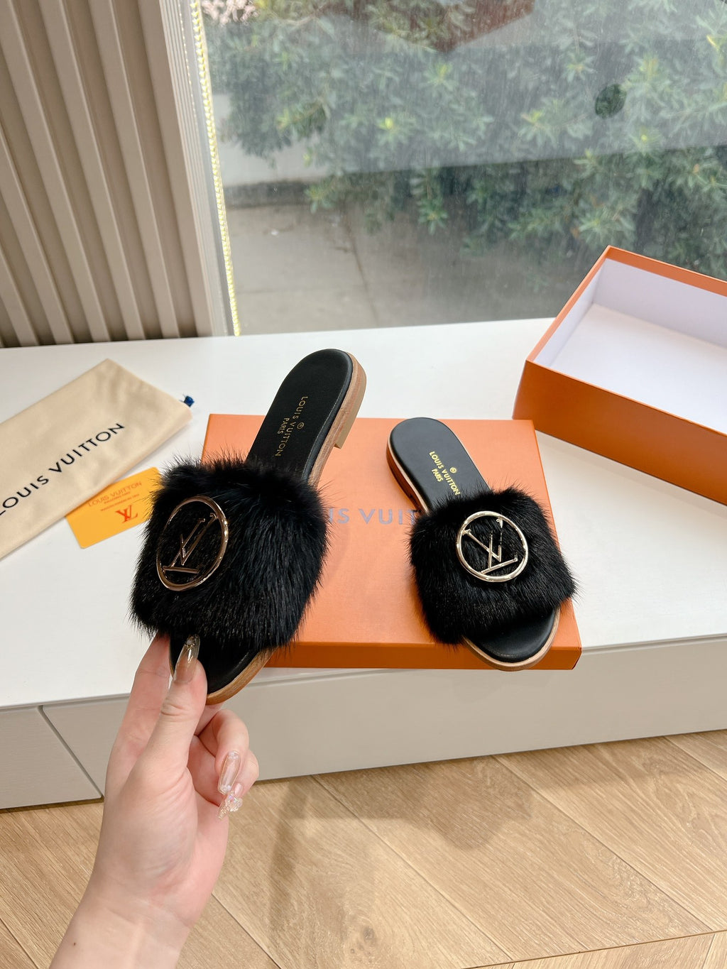 Louis Vuitton Slipper