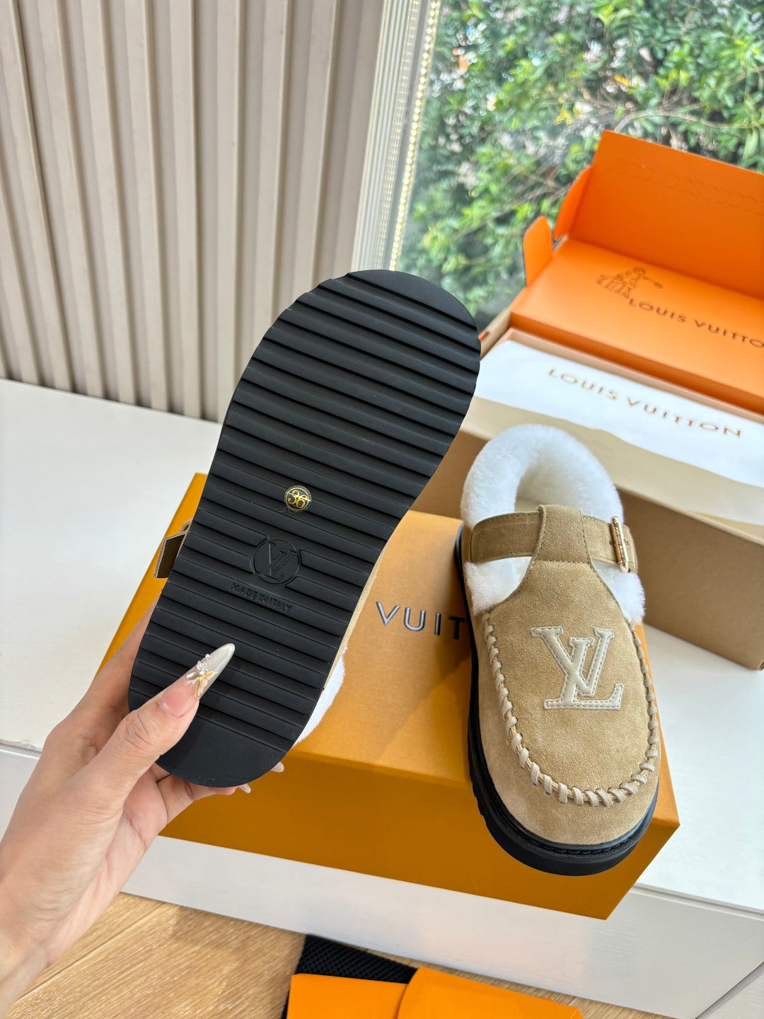 Louis Vuitton Slipper