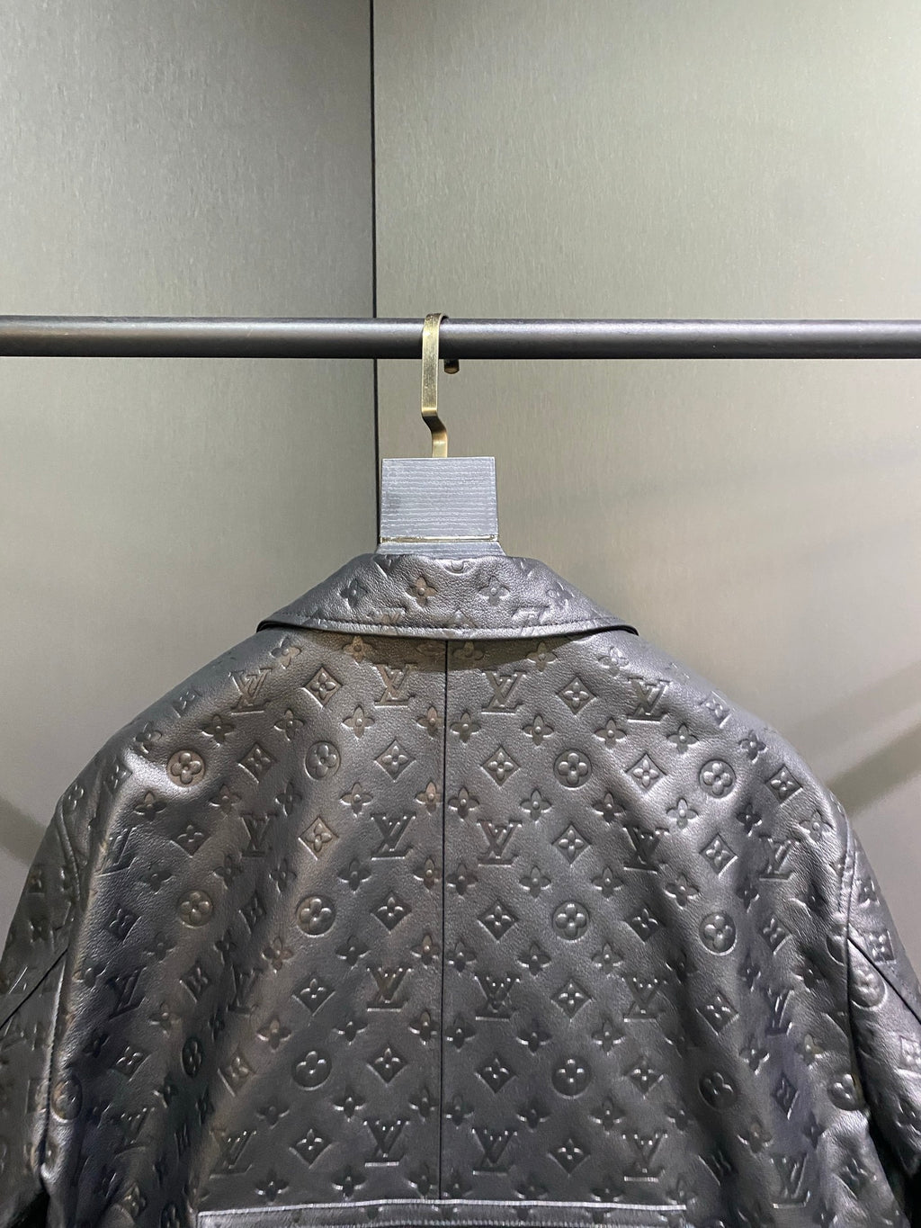 Louis Vuitton Deri Mont