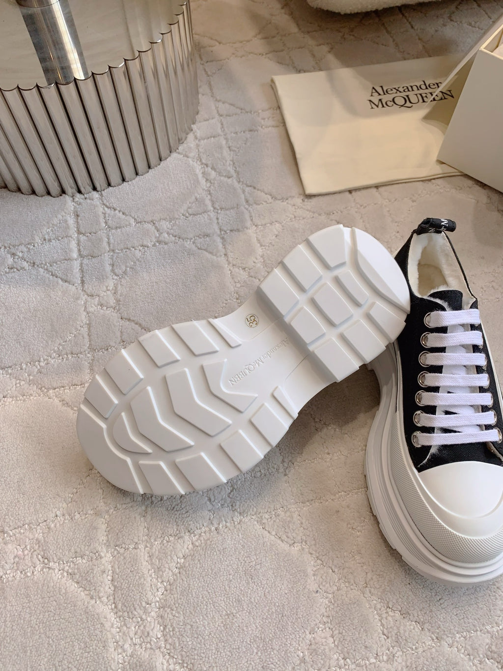 Alexander McQueen Sneaker (Kürklü)