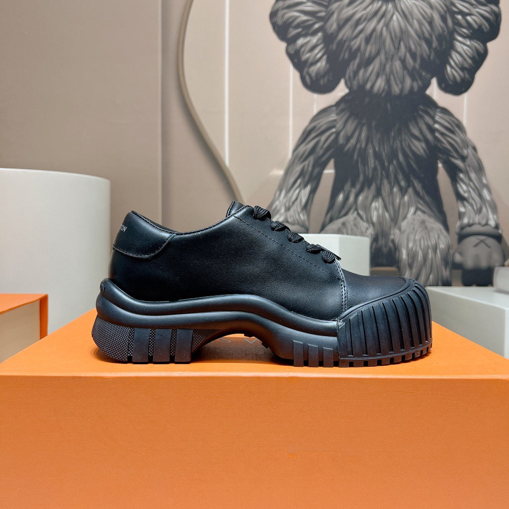 Louis Vuitton Sneaker